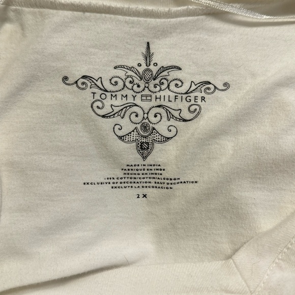 Tommy Hilfiger 3/4 sleeve v-neck T-shirt, paisley and rhinestone detail - Picture 5 of 6